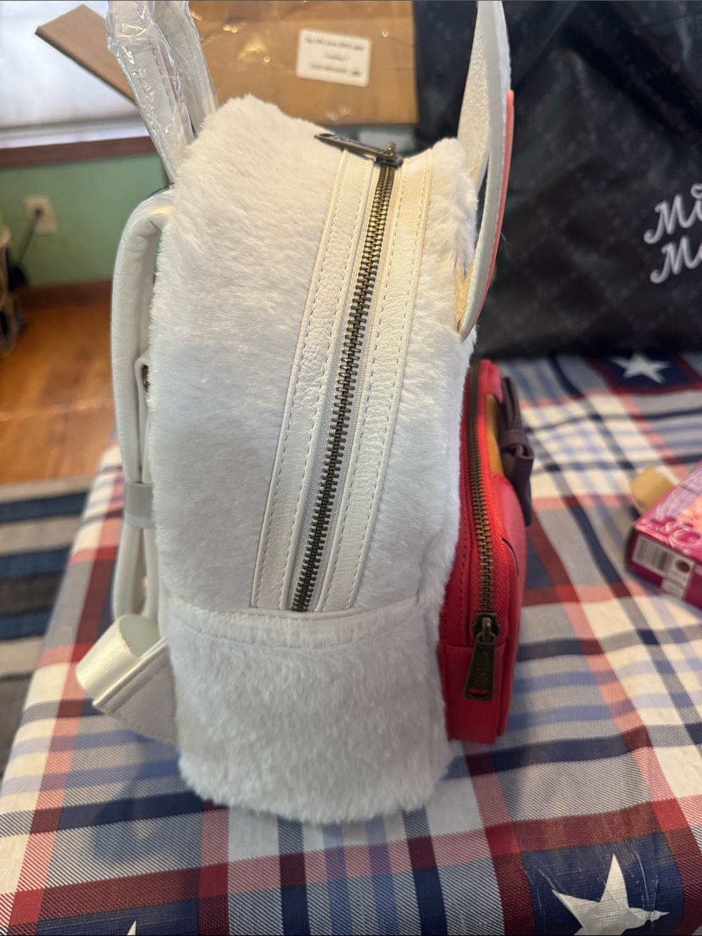 White Rabbit Loungefly backpack - Picture 4 of 5